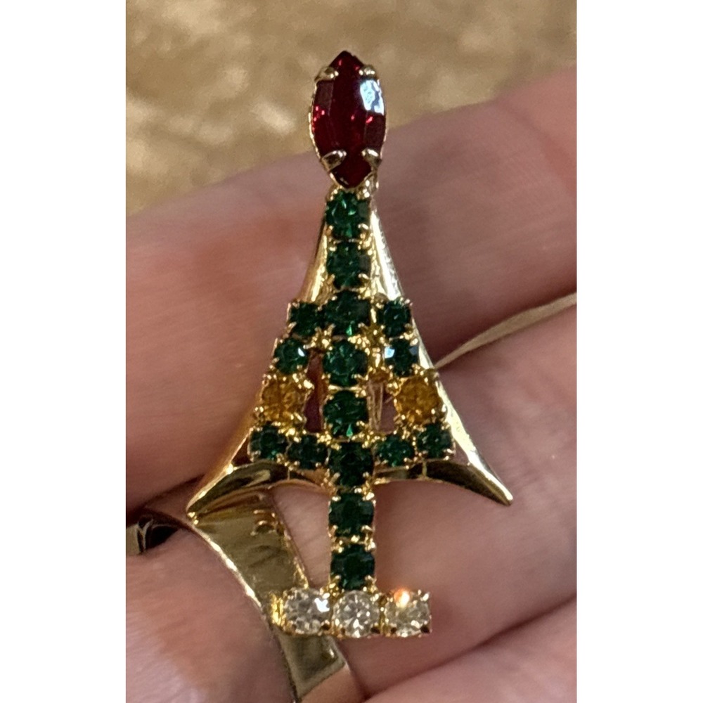 Vintage Christmas Tree Brooch Red Crystal Green Rhinestone Gold Tone Modernist